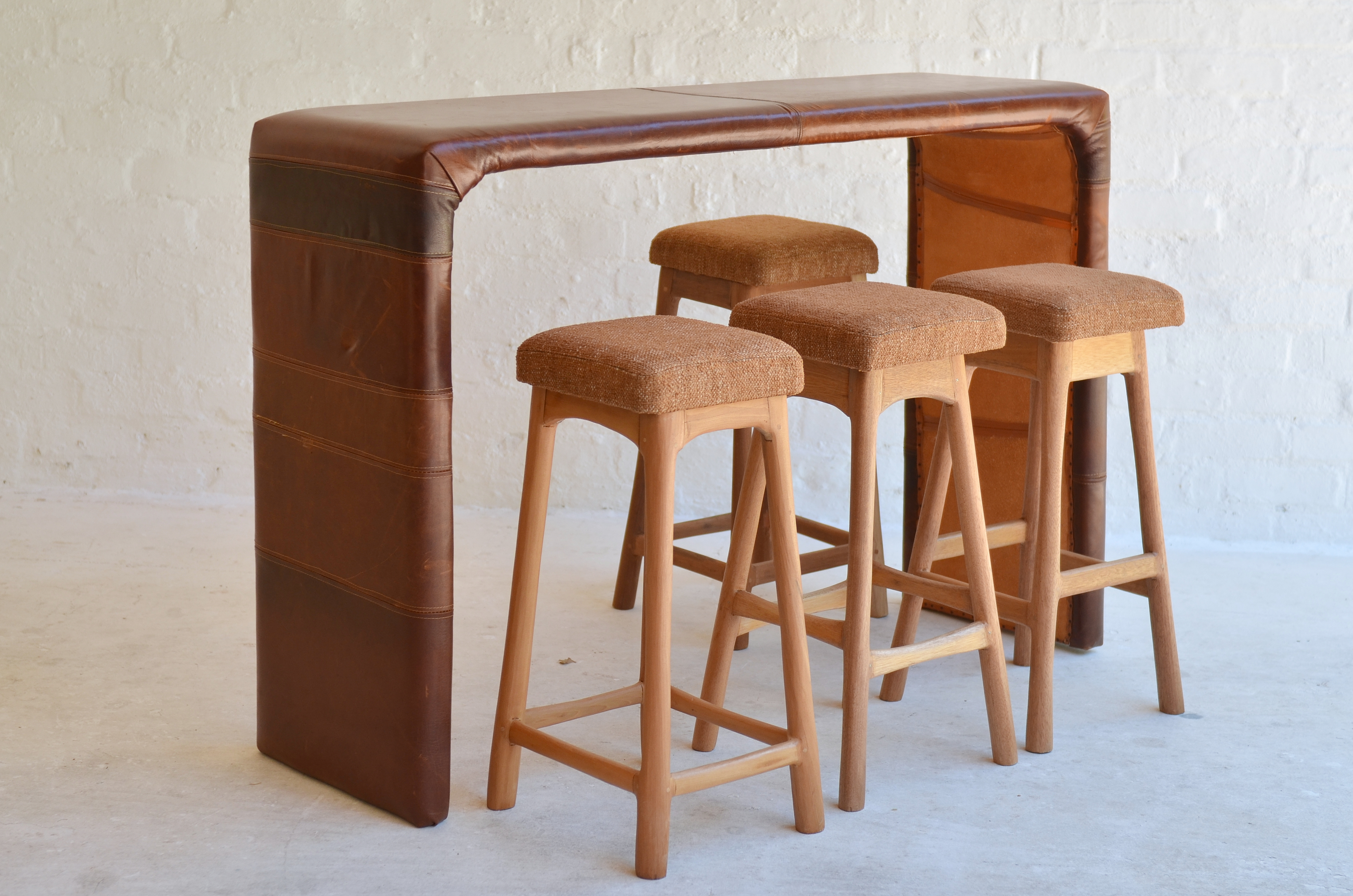 020B Leather Cafe table